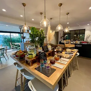 Campanile Orange Centre Sortie 21 Sur A7 A9 Hotell